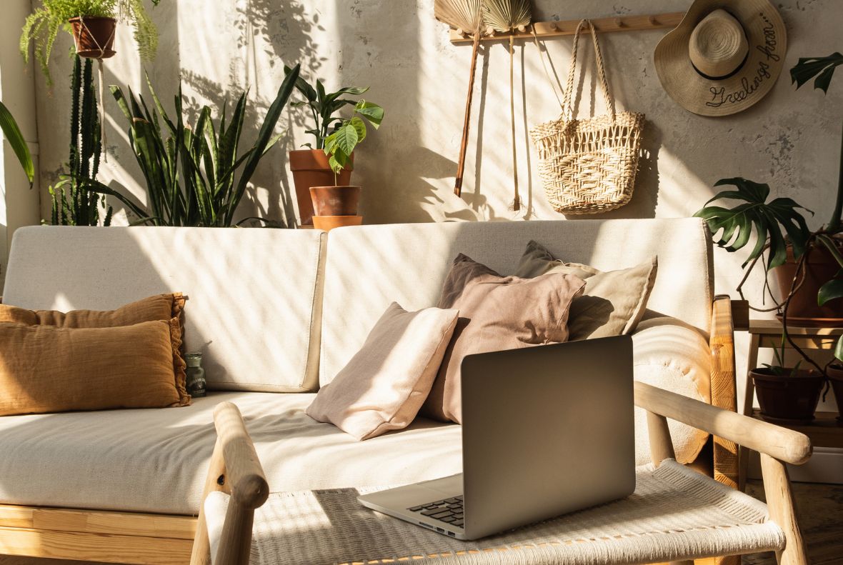 Boho na każdą kieszeń – jak stworzyć modną aranżację wnętrza bez dużego budżetu?